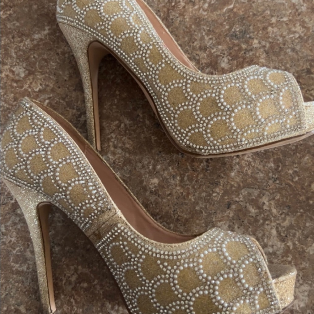 Women’s dress shoes